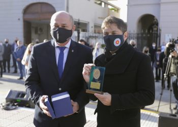 Axel Kicillof participó junto a Mario Secco del acto por el cumpleaños de Ensenada