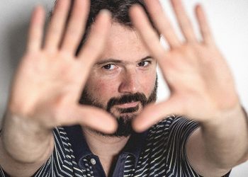 El cantautor Julian Oroz compartió nuevo disco: “Si haces lo que queres, la moda se encarga de alcanzarte”