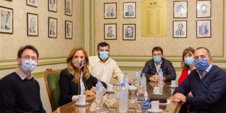 Tolosa Paz se reunió con autoridades de la Agremiación Médica Platense