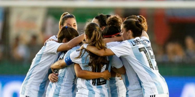 Un grupo de futbolistas argentinas realizaron una denuncia por acoso sexual