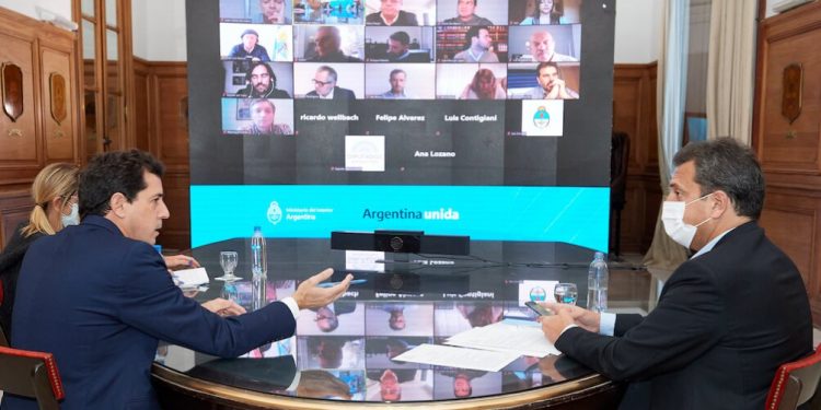 Hubo acuerdo entre todos los bloques y se postergarán las elecciones