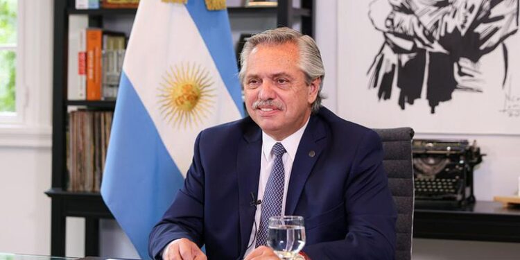Alberto Fernández en la visita de IMPSA: “No hay derecho a que la grieta postergue el desarrollo y futuro de Argentina”