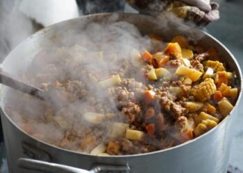 Más de 100 comedores de la región harán una olla popular en Plaza Moreno