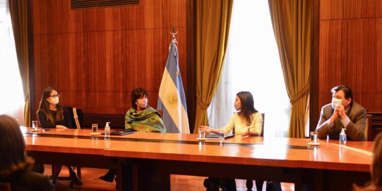 ANSES y AFIP firmaron una resolución para quitar la categoría binaria del prefijo del CUIT-CUIL