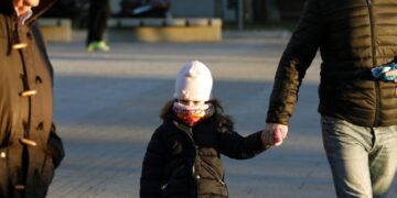 La UNLP convoca a una campaña solidaria de donación de ropa de abrigo