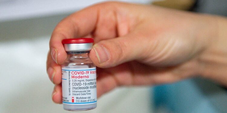 El sábado llegarán al país 3,5 millones de dosis de Moderna