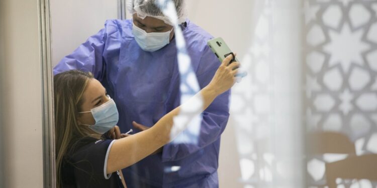 A partir de hoy las personas mayores de 18 años pueden vacunarse sin turno previo