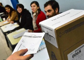 Infectólogas pediátricas apoyaron la decisión de vacunar a adolescentes con comorbilidades