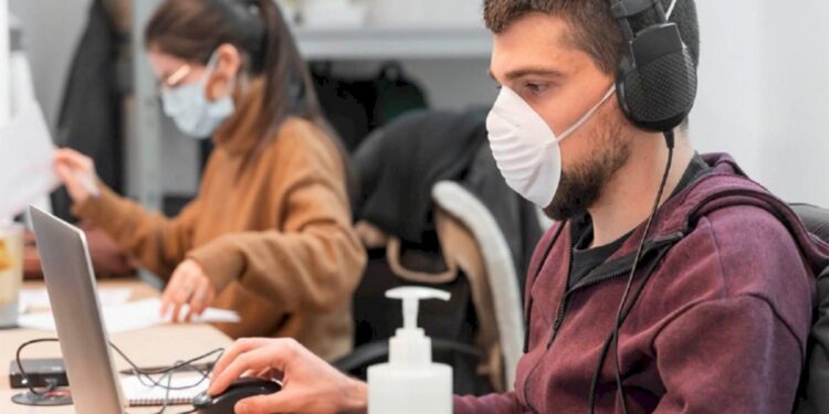 Les trabajadores provinciales que hayan recibido la vacuna contra el Covid-19 podrán volver a la presencialidad