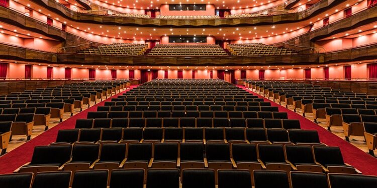 Se anunció un plan de obras para el Teatro Argentino