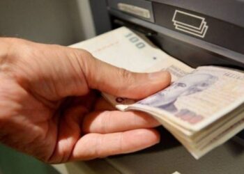 El Gobierno adelantó el aumento de salario mínimo, vital y móvil