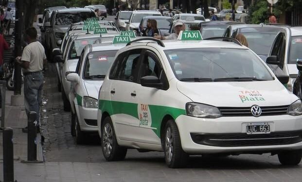 Buscan que las prestadoras de taxis y remises de la ciudad brinden choferes mujeres para las pasajeras que lo soliciten