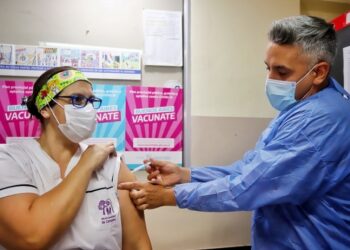 Comenzó la vacunación libre para mayores de 35 años en toda la Provincia