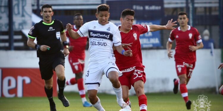 Gimnasia dejó pasar oportunidades y empató en el Bosque