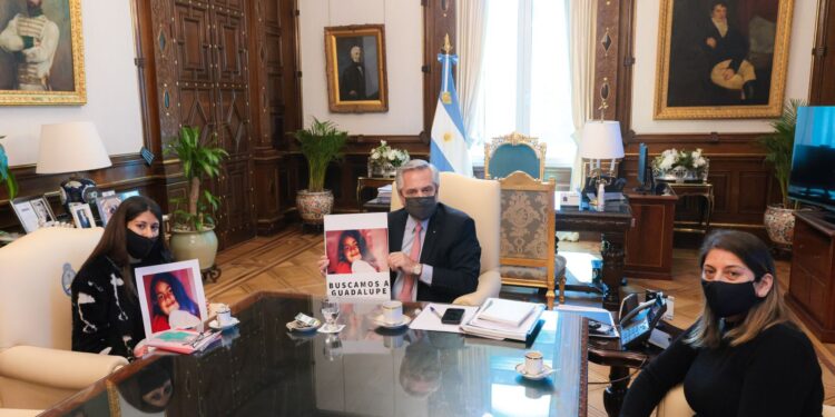 Alberto Fernández recibió a la familia de Guadalupe Lucero