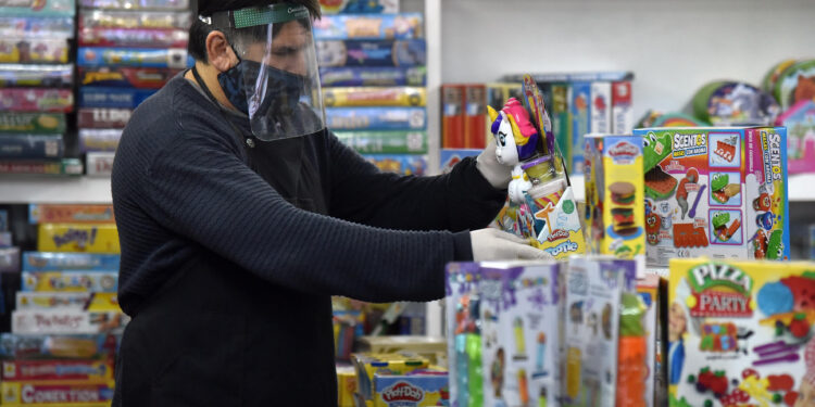 La Cámara de Comercio consideró que el Estado debe regular la vacunación y el regreso a las oficinas