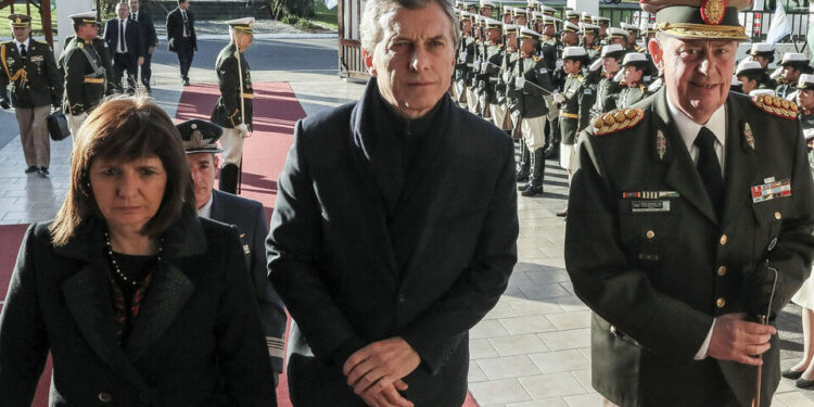 El Gobierno Nacional amplió la denuncia contra Macri por el contrabando de armas a Bolivia