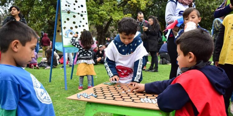 Este domingo una burbuja lúdica andará suelta por La Plata