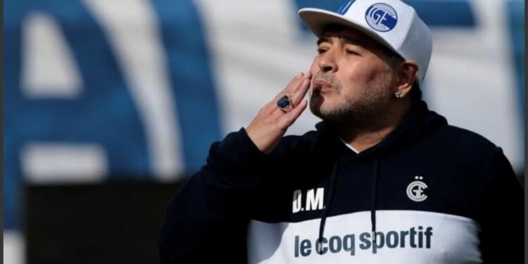 A dos años de la llegada de Maradona a Gimnasia, el club inaugurará un mural homenajeando al “10”