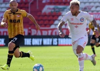 Estudiantes cerrará la fecha ante Argentinos buscando acercarse a la punta del torneo