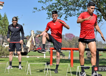 Estudiantes entrenó en Santa Fé y espera por Patronato