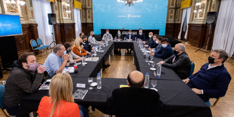 Kicillof se reunió con intendentes del conurbano para analizar el resultado de las PASO