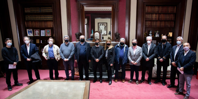 El gobernador se reunió con representantes de entidades de producción de carne vacuna