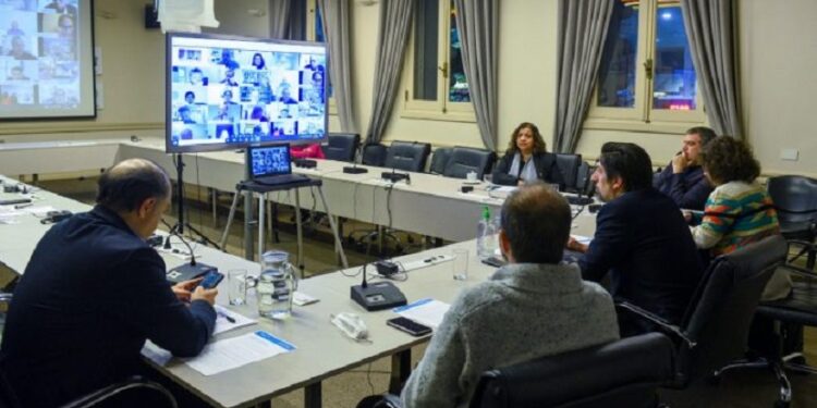 Docentes universitarios aceptaron la oferta de Trotta por un aumento salarial del 47% anual