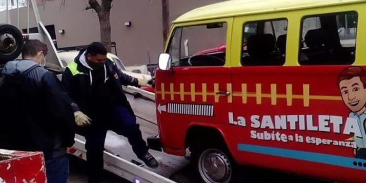 Se descompuso la “Santileta” y hasta Carlos Bianco chicaneó al precandidato en redes