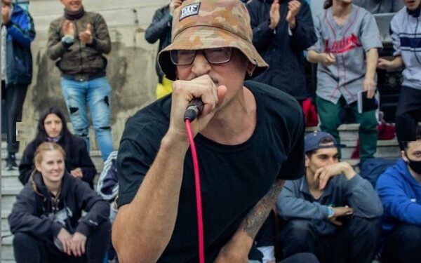 Volvió la Liga de Freestyle SUCRE, los domingos en las escalinatas del Pasaje Dardo Rocha
