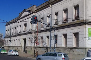 Evacuaron una escuela en La Plata por una fuga de gas en una obra