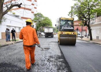 Vecinas y vecinos salieron a la calle en defensa del adoquinado histórico