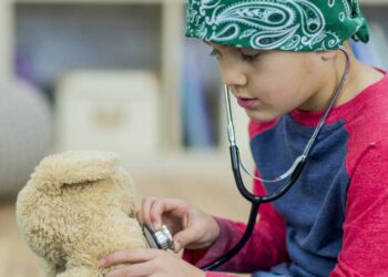 Debatirán la creación de un programa nacional de cuidado integral para niños y adolescentes con cáncer