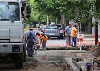 Iniciaron las obras de asfaltado en la ciudad de La Plata