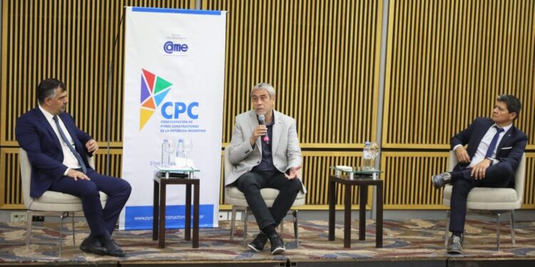 Jorge Ferraresi: “En Argentina se podrían haber construido 1 millón de viviendas con el dinero del FMI”