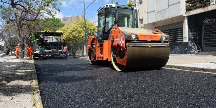 La justicia aceptó el amparo y frenó la repavimentación de los históricos adoquines