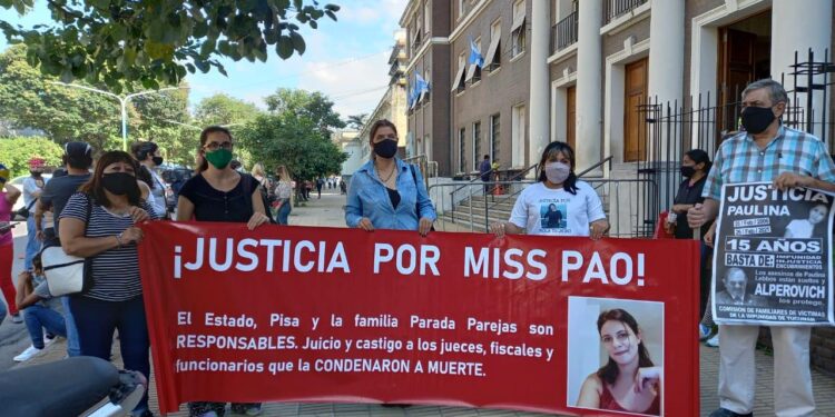 A un año del Femicidio de Paola Tacacho, victimas de violencia digital exigen una ley que les proteja