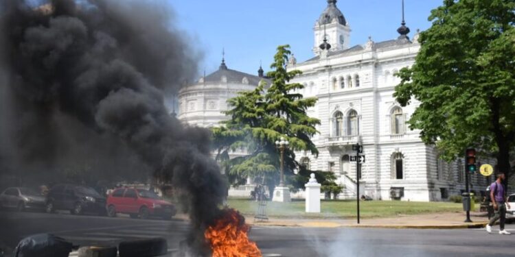 El municipio denunciará a organizaciones que reclamaban el servicio de agua potable