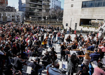 Con un concierto al aire libre de entrada gratuita el Teatro Argentino retornará a sus actividades