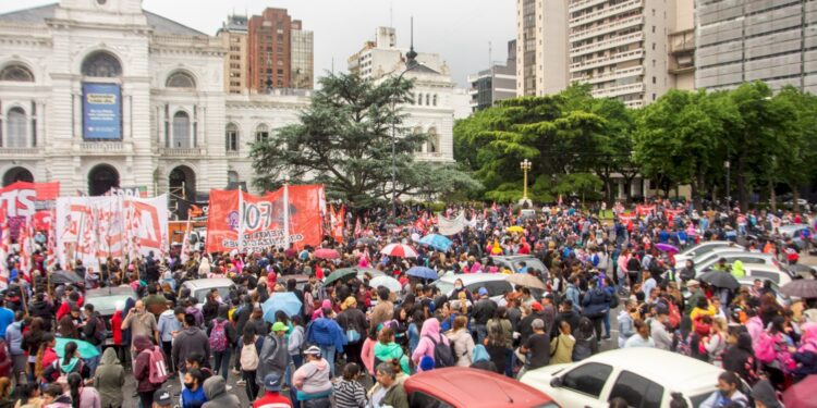 Trabajadores de la economía popular anunciaron un plan de acción contra el Código de Convivencia