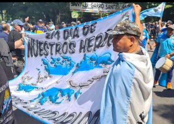 Ex Combatientes de Malvinas se movilizaron por la ley de jubilación anticipada en La Plata