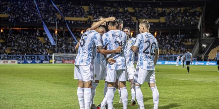 Argentina empató con Brasil y clasificó para el Mundial Qatar 2022
