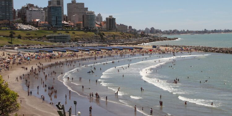 Más de tres millones de personas viajaron durante el fin de semana largo