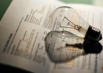 El Gobierno extendió el congelamiento de las tarifas eléctricas