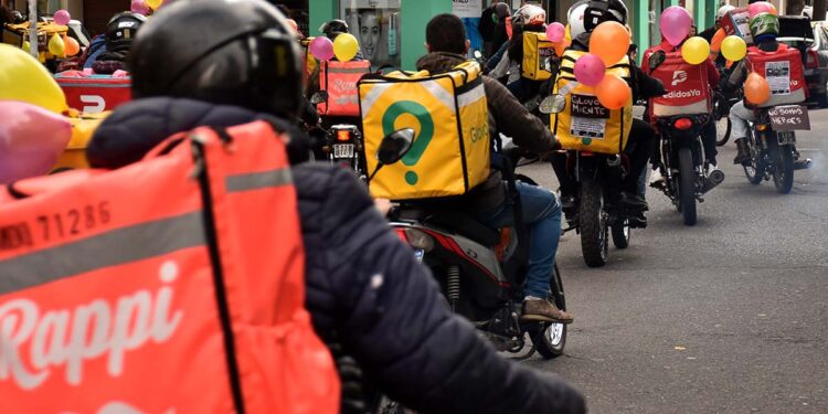 Trabajadores de aplicaciones harán un paro internacional para pedir mejoras laborales