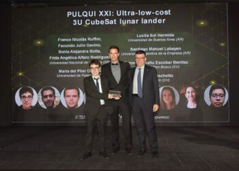 Estudiantes de Ingeniería de la UNLP fueron premiados en Dubai por el proyecto de un vehículo espacial para explorar la Luna