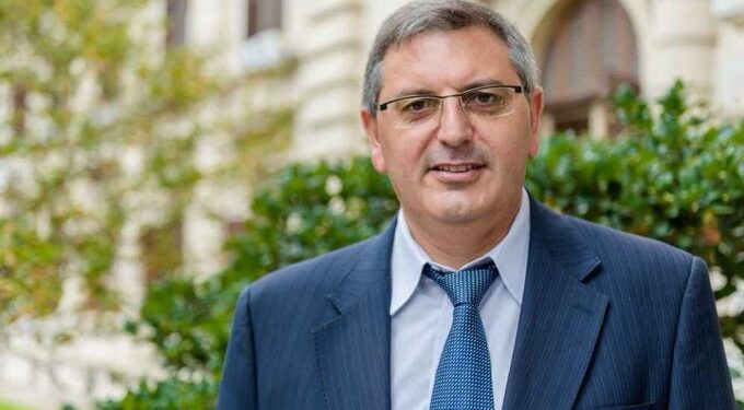Diputado del FdT presentó un proyecto para habilitar la reelección indefinida de intendentes