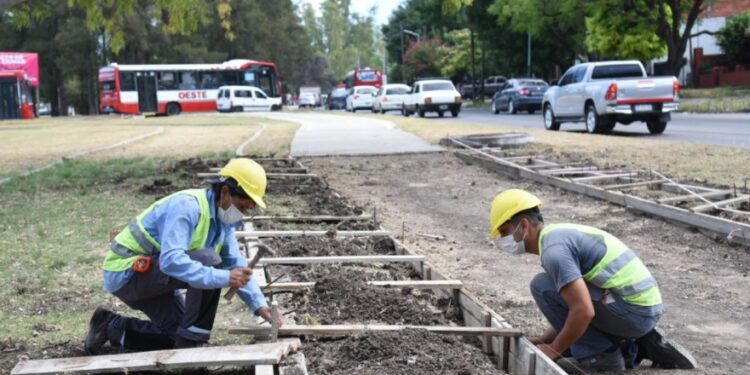 Comenzaron las obras para extender la bicisenda de Avenida 32