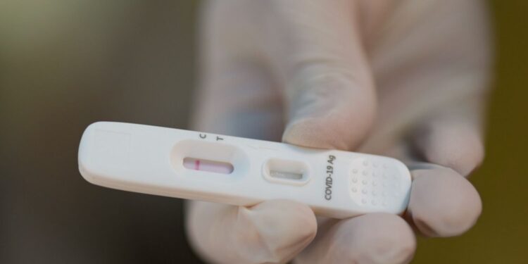 Comenzará la venta de autotest de COVID-19 en las farmacias