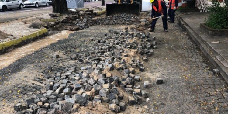 Habilitaron el asfaltado en las calles con adoquines de la ciudad